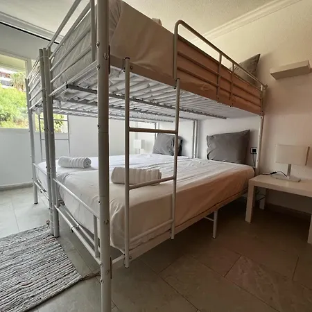 Premium With Free Parking Apartment *